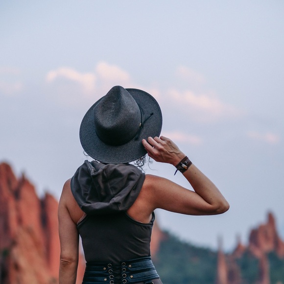 Meet your Posher, Ash - Picture 1 of 1